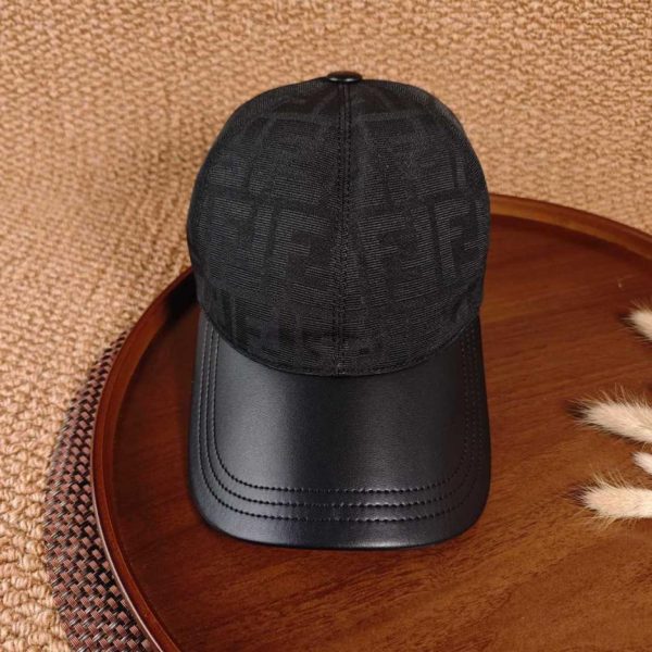 replica,repliche,fake,1:1,earrings,bracelet,ring,jewelry Fendi – Cappellino da baseball in pelle patchwork (U6MEYQ)