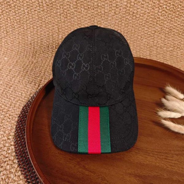 replica,repliche,fake,1:1,earrings,bracelet,ring,jewelry Cappellino da baseball Gucci serie Webbing (Z96IQB) – Stesso modello di quello presente sul sito ufficiale.