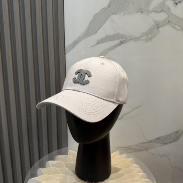 replica,repliche,fake,1:1,earrings,bracelet,ring,jewelry La nuova palla da baseball con logo minimalista di CHANEL (KZU0QB)