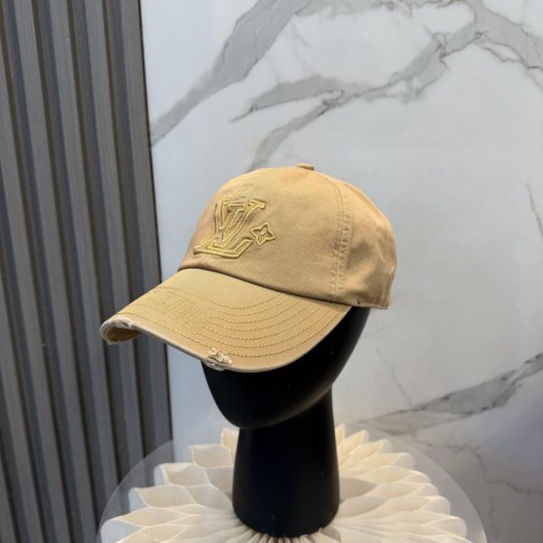 replica,repliche,fake,1:1,earrings,bracelet,ring,jewelry Cappellino da baseball di lusso ricamato Louis Vuitton (559F2J)