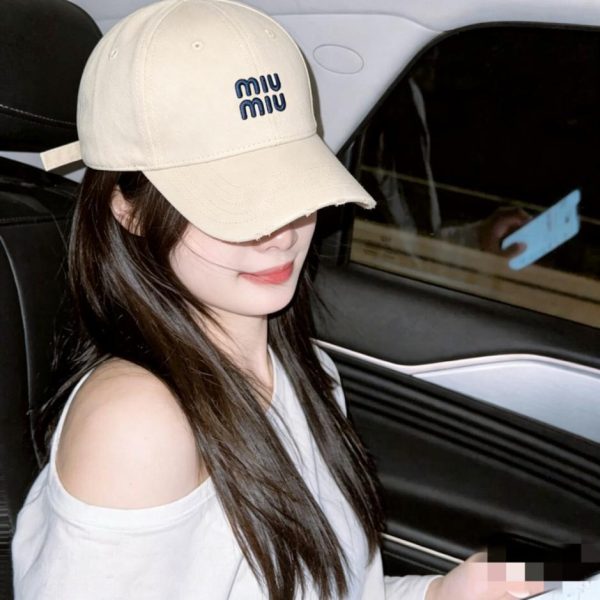 replica,repliche,fake,1:1,earrings,bracelet,ring,jewelry Cappellino da baseball ricamato MIU MIU (F5QXYJ)