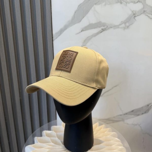 replica,repliche,fake,1:1,earrings,bracelet,ring,jewelry Nuovo cappellino da baseball dal design originale di Loewe (QB8485)
