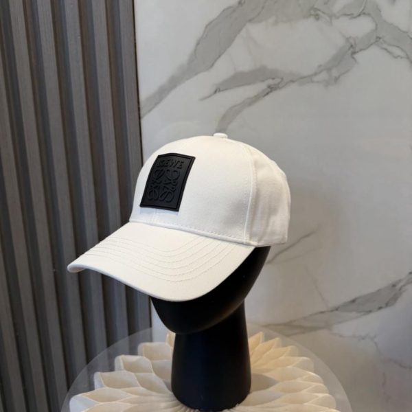 replica,repliche,fake,1:1,earrings,bracelet,ring,jewelry Nuovo cappellino da baseball dal design originale di Loewe (VSF43Z)