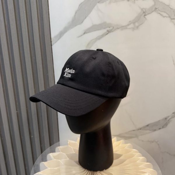replica,repliche,fake,1:1,earrings,bracelet,ring,jewelry Il berretto da baseball ricamato Matin Kim, un grande successo in Corea del Sud (74EKDB)
