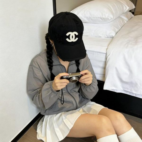 replica,repliche,fake,1:1,earrings,bracelet,ring,jewelry Il nuovo cappellino da baseball di CHANEL (GOHJEO)