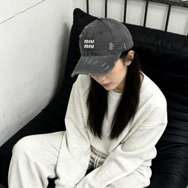 replica,repliche,fake,1:1,earrings,bracelet,ring,jewelry Nuovo cappellino da baseball MIUMIU per la primavera (OBQI30)