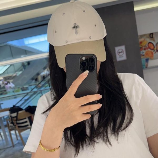 replica,repliche,fake,1:1,earrings,bracelet,ring,jewelry Cappellino da baseball Chrome Hearts stile coreano retrò effetto invecchiato e strappato, ideale per la primavera (YKDRY3)