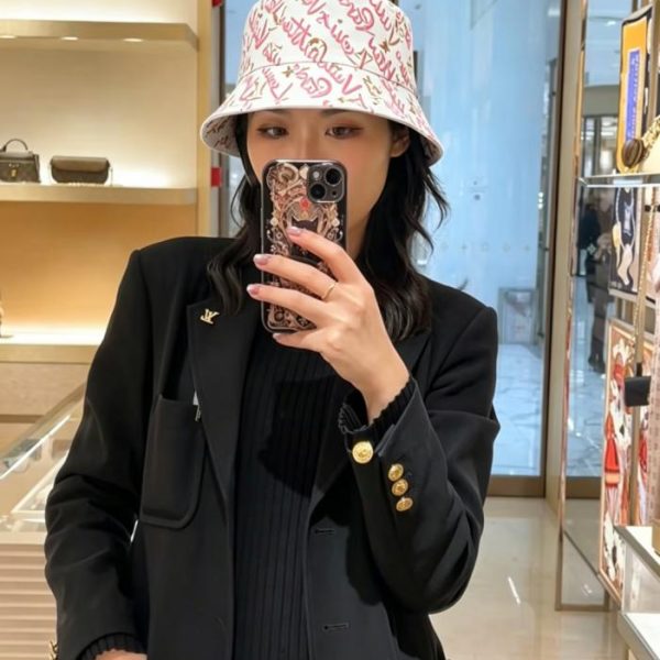 replica,repliche,fake,1:1,earrings,bracelet,ring,jewelry Cappello da pescatore reversibile Louis Vuitton Graffiti (E8RX4E)