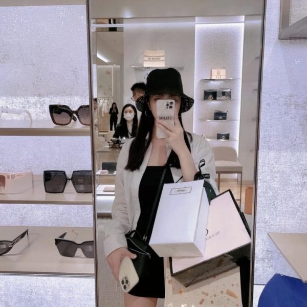 replica,repliche,fake,1:1,earrings,bracelet,ring,jewelry Il nuovo cappello a secchiello reversibile di Dior (9IOSHE)