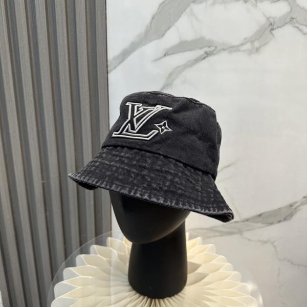 replica,repliche,fake,1:1,earrings,bracelet,ring,jewelry Nuovo cappello a secchiello Louis Vuitton con lettere ricamate (BA6K9N)