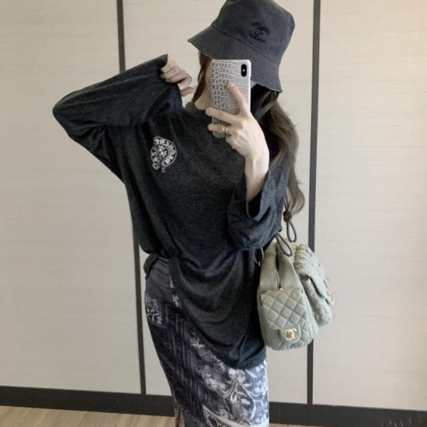 replica,repliche,fake,1:1,earrings,bracelet,ring,jewelry Il nuovo cappello a secchiello reversibile di Chanel (XJYX74)