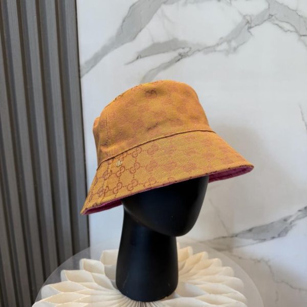 replica,repliche,fake,1:1,earrings,bracelet,ring,jewelry Il nuovo cappello a secchiello reversibile di Gucci (6UAOT6) è ora disponibile nelle boutique.