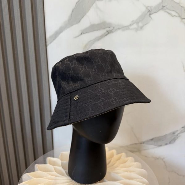 replica,repliche,fake,1:1,earrings,bracelet,ring,jewelry Il nuovo cappello a secchiello reversibile di Gucci (VM6ZN7) è disponibile nei negozi.