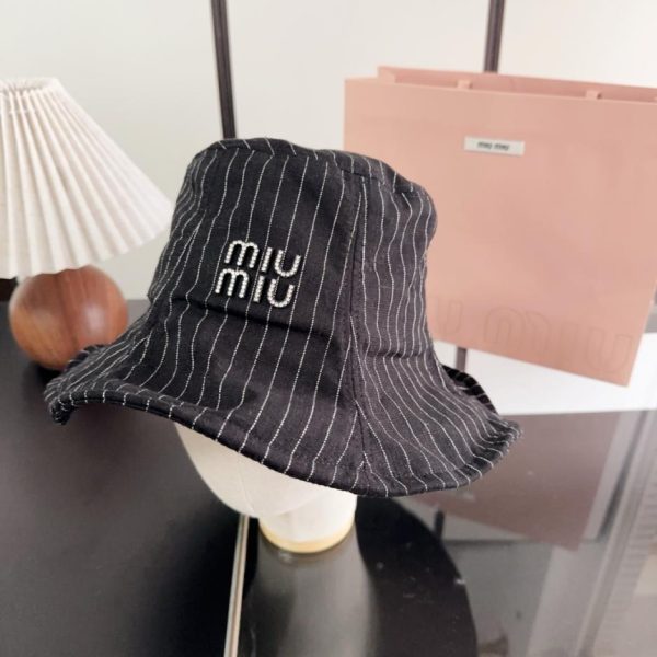 MIUMIU Nuovo Cappello da Pescatore (VQKO3G)