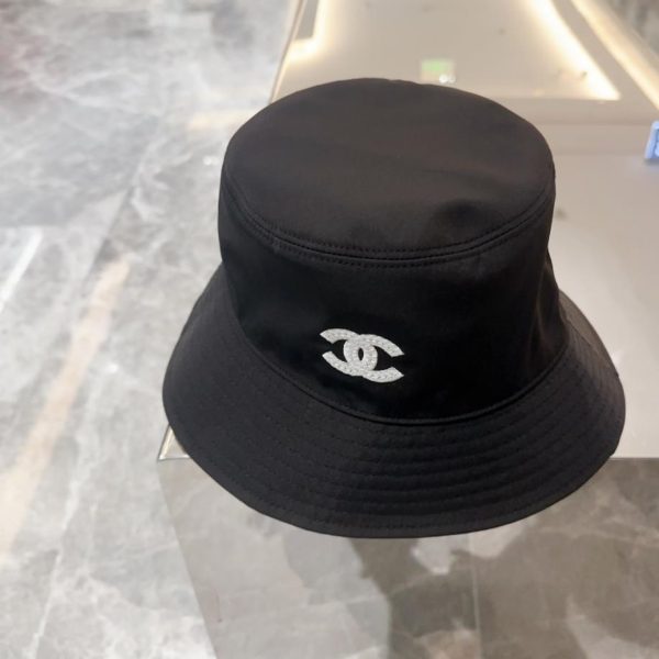 replica,repliche,fake,1:1,earrings,bracelet,ring,jewelry Il nuovo cappello a secchiello di CHANEL (RZUAGU)