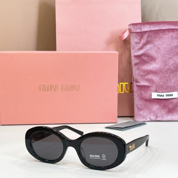replica,repliche,fake,1:1,earrings,bracelet,ring,jewelry Occhiali da sole MIUMIU modello SMU 109Z (S745SX)