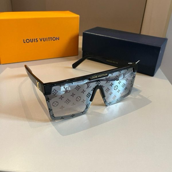 replica,repliche,fake,1:1,earrings,bracelet,ring,jewelry Nuovi occhiali da sole Louis Vuitton, modelli da uomo e da donna (YB8ZF2)