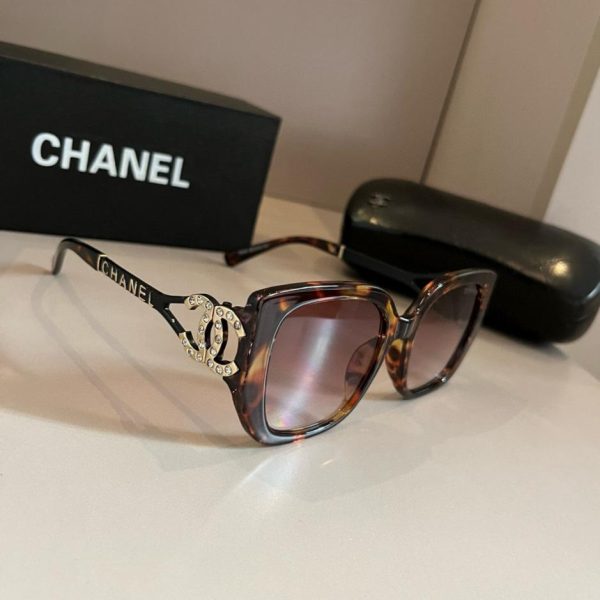 replica,repliche,fake,1:1,earrings,bracelet,ring,jewelry Eleganti occhiali da sole Chanel, lo stesso modello indossato dalle blogger (I2SSWD)