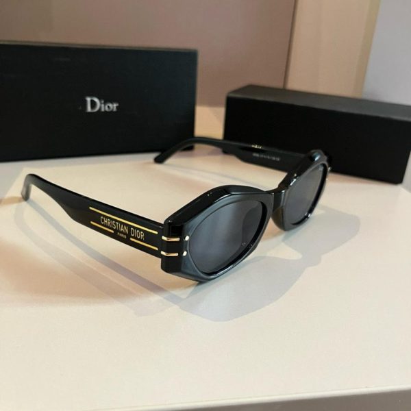 replica,repliche,fake,1:1,earrings,bracelet,ring,jewelry Nuovi occhiali da sole Dior, modello unisex (VLRZD4)