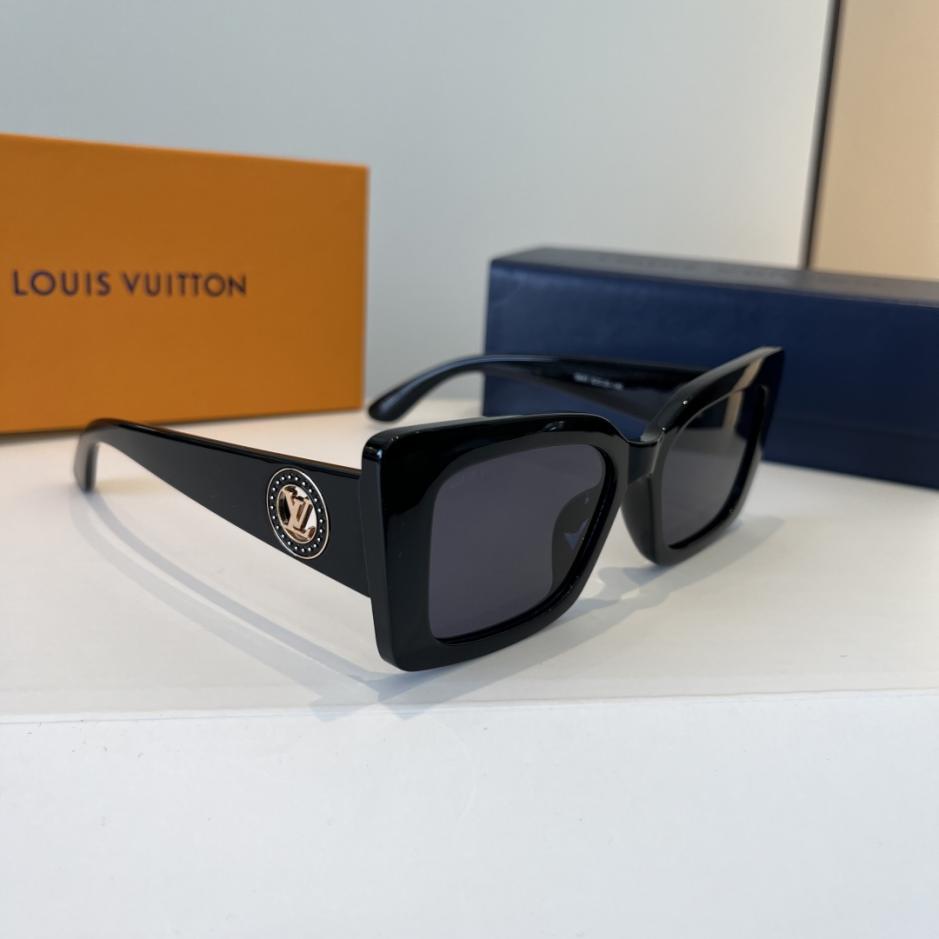 replica,repliche,fake,1:1,earrings,bracelet,ring,jewelry Occhiali da sole e visiera Louis Vuitton (33K6K1) replica,repliche,fake,1:1,earrings,bracelet,ring,jewelry Occhiali da sole e visiera Louis Vuitton (33K6K1)
