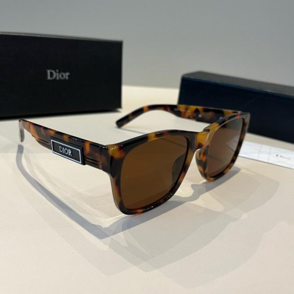 replica,repliche,fake,1:1,earrings,bracelet,ring,jewelry Collezione uomo Dior: aste decorate con logo Dior in rilievo (Z2IMKS)