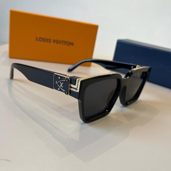 replica,repliche,fake,1:1,earrings,bracelet,ring,jewelry Occhiali da sole Louis Vuitton, di alta gamma e leggeri (31A2H1)