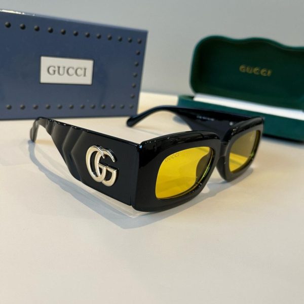 replica,repliche,fake,1:1,earrings,bracelet,ring,jewelry La collezione ufficiale di Gucci per la primavera include nuovi occhiali da sole oversize indossati da molte celebrità (JXN9N5).
