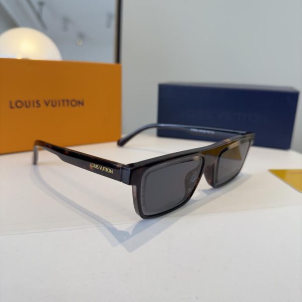 replica,repliche,fake,1:1,earrings,bracelet,ring,jewelry Occhiali da sole Louis Vuitton: l’estate è arrivata, gli occhiali da sole sono un accessorio indispensabile per ogni uscita (8R3B4O)