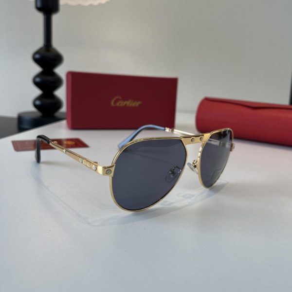 replica,repliche,fake,1:1,earrings,bracelet,ring,jewelry Occhiali da sole pieghevoli CARTIER, con aste in policarbonato (PC) in metallo prezioso e processo di galvanizzazione ultraleggero senza montatura (GZFS7T).