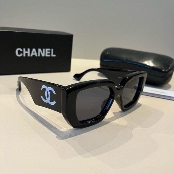 replica,repliche,fake,1:1,earrings,bracelet,ring,jewelry Gli occhiali da sole sofisticati di Chanel, i più ricercati, indispensabili per la protezione solare durante la guida (QHENKR).