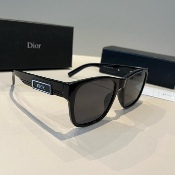 replica,repliche,fake,1:1,earrings,bracelet,ring,jewelry Collezione uomo Dior: aste decorate con logo Dior in rilievo (6RGLVM).