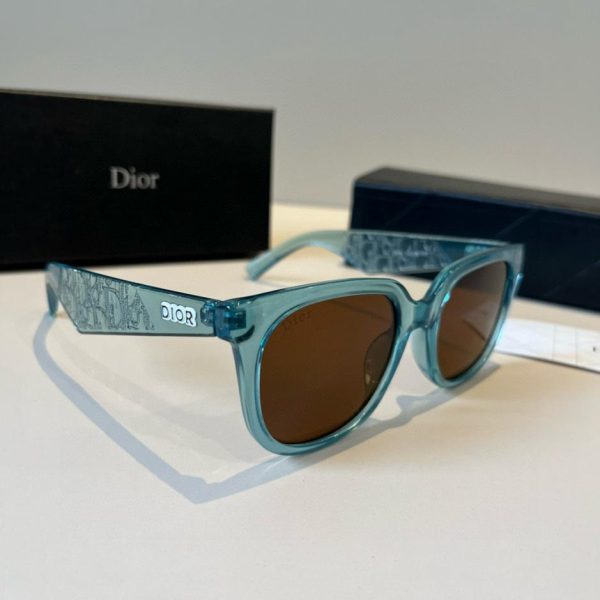 replica,repliche,fake,1:1,earrings,bracelet,ring,jewelry Collezione uomo Dior: aste decorate con logo Dior in rilievo (A4EGJ8)