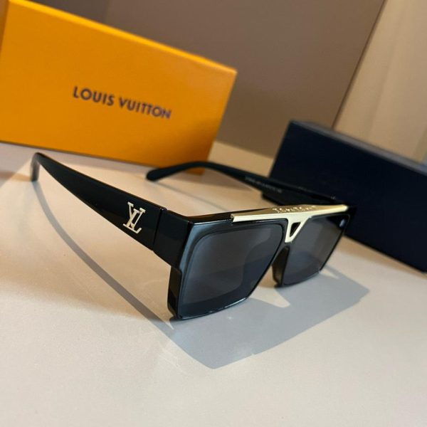 replica,repliche,fake,1:1,earrings,bracelet,ring,jewelry Occhiali da sole Louis Vuitton LOUIS VUITTON MODELLO Z1502W(HNBK31)