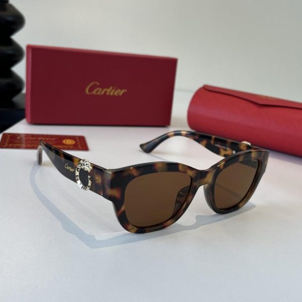 replica,repliche,fake,1:1,earrings,bracelet,ring,jewelry Occhiali da sole Cartier con logo minimalista sulla stanghetta (F9LMHJ)