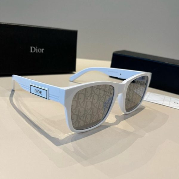 replica,repliche,fake,1:1,earrings,bracelet,ring,jewelry Collezione uomo Dior: aste decorate con logo Dior in rilievo (EW3BQ5)