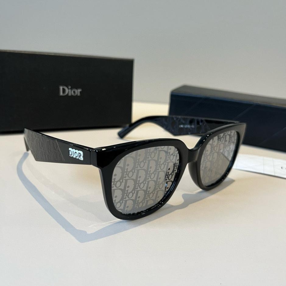 replica,repliche,fake,1:1,earrings,bracelet,ring,jewelry Collezione uomo Dior: aste decorate con logo Dior in rilievo (UXVX4M) replica,repliche,fake,1:1,earrings,bracelet,ring,jewelry Collezione uomo Dior: aste decorate con logo Dior in rilievo (UXVX4M)