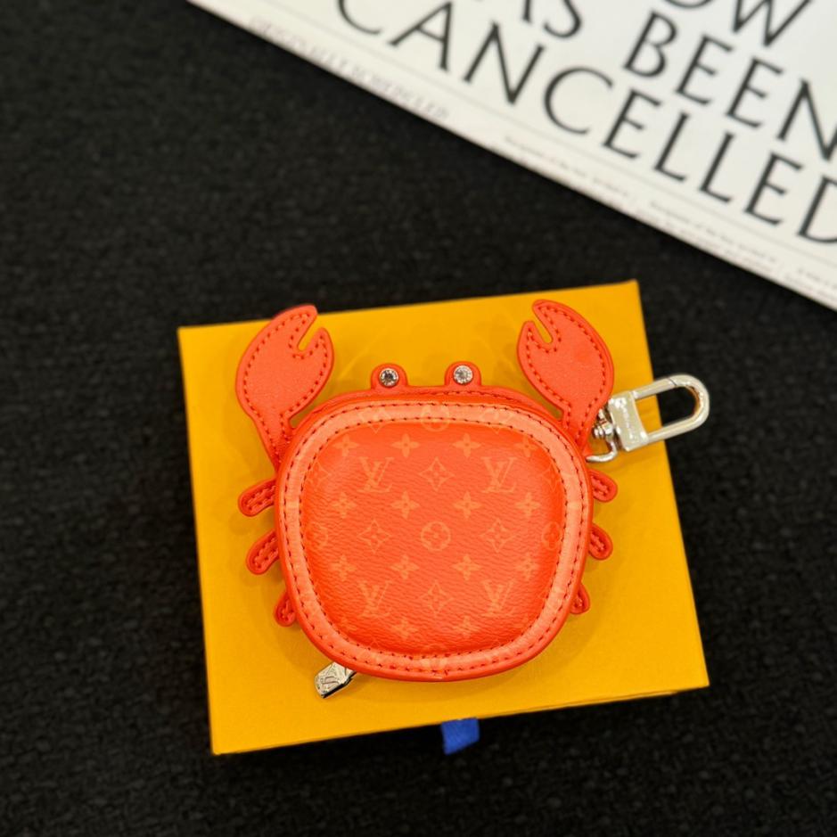 replica,repliche,fake,1:1,earrings,bracelet,ring,jewelry Accessorio per occhi e custodia per auricolari a tema granchio di Louis Vuitton (Y9R8U6)