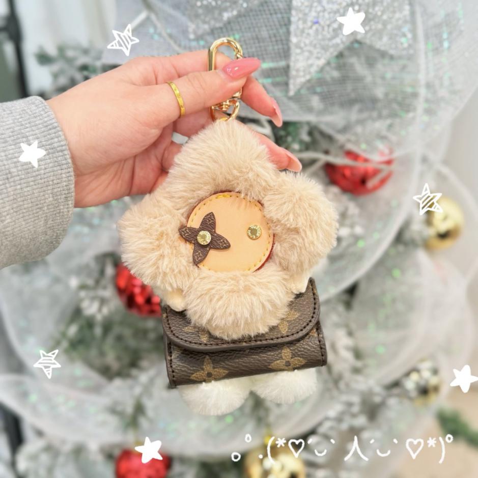 replica,repliche,fake,1:1,earrings,bracelet,ring,jewelry Portachiavi/ciondolo per custodia LV Vivian in peluche (DR3TND)