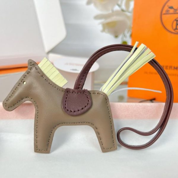 Portachiavi/ciondolo per borsa HERMES mini pony Rodeo pegase classico, cucito a mano in pelle di agnello (10AE2K).