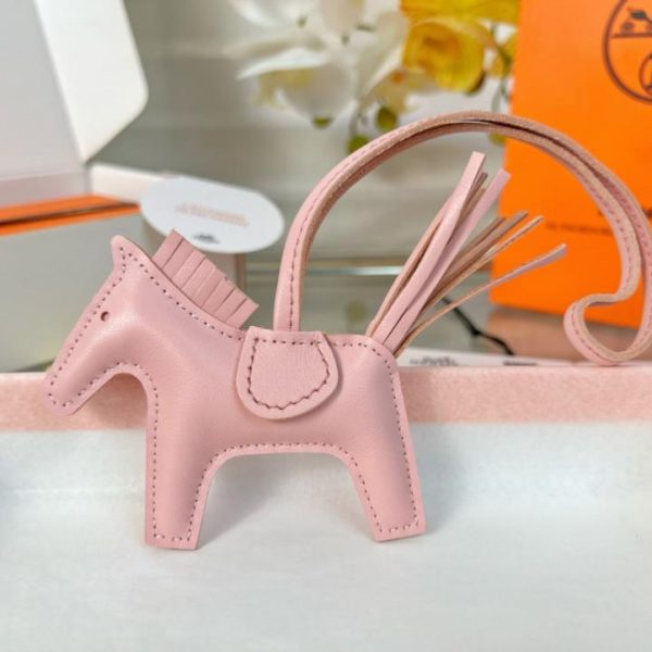 Portachiavi/ciondolo per borsa HERMES mini pony Rodeo pegase classico, cucito a mano in pelle di agnello (1 anno e 7 mesi).