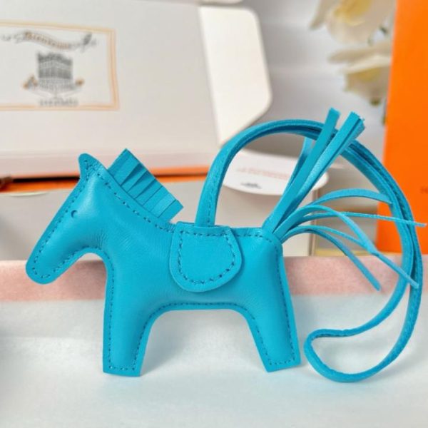 replica,repliche,fake,1:1,earrings,bracelet,ring,jewelry Portachiavi/ciondolo per borsa HERMES mini pony Rodeo pegase classico, cucito a mano in pelle di agnello (3FGTT7).