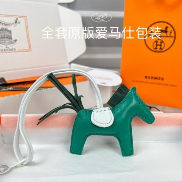 replica,repliche,fake,1:1,earrings,bracelet,ring,jewelry Portachiavi/ciondolo per borsa HERMES mini pony Rodeo pegase classico, cucito a mano in pelle di agnello (3HGW4B).
