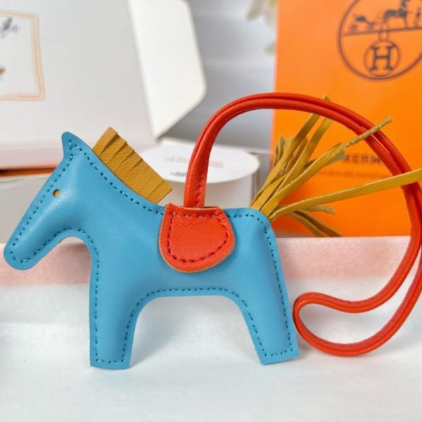 replica,repliche,fake,1:1,earrings,bracelet,ring,jewelry Portachiavi/ciondolo per borsa HERMES mini pony Rodeo pegase, cucito a mano in pelle di agnello (LOEVMV).