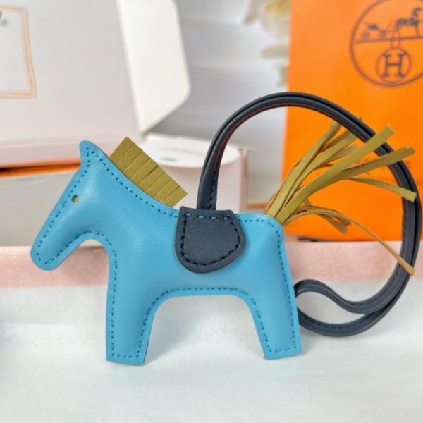 replica,repliche,fake,1:1,earrings,bracelet,ring,jewelry Portachiavi/ciondolo per borsa HERMES mini pony Rodeo pegase classico, cucito a mano in pelle di agnello (MDTT3O).