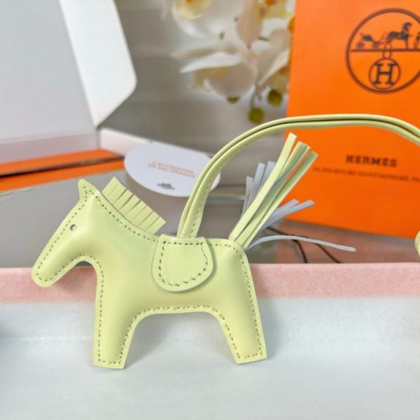 replica,repliche,fake,1:1,earrings,bracelet,ring,jewelry Portachiavi/ciondolo per borsa HERMES Classic Mini Pony Rodeo Pegase, cucito a mano in pelle di agnello (OKXTB2)