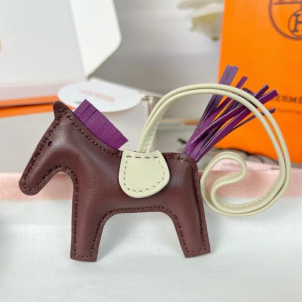 replica,repliche,fake,1:1,earrings,bracelet,ring,jewelry Portachiavi/ciondolo per borsa HERMES Classic Mini Pony Rodeo Pegase, cucito a mano in pelle di agnello (WR1Y8X)