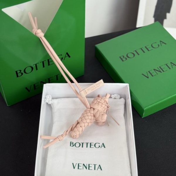 replica,repliche,fake,1:1,earrings,bracelet,ring,jewelry Nuovo portachiavi a forma di gattino BV (DF88NF)