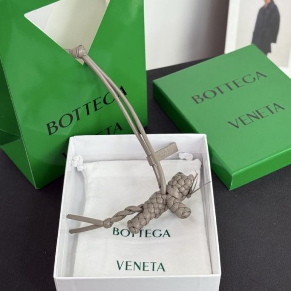 replica,repliche,fake,1:1,earrings,bracelet,ring,jewelry Nuovo portachiavi BV a forma di gattino (FJ3ZAH)