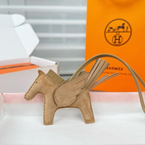replica,repliche,fake,1:1,earrings,bracelet,ring,jewelry Nuovo portachiavi/ciondolo per borsa Hermes Rodeo Pegasus in pelle scamosciata (similpelle), cucito a mano (741W6R)