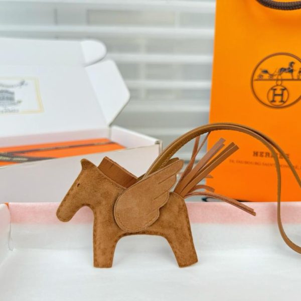 replica,repliche,fake,1:1,earrings,bracelet,ring,jewelry Nuovo portachiavi/ciondolo per borsa Hermes Rodeo Pegasus in pelle scamosciata (similpelle), realizzato a mano con cuciture squisite (CKRM0L).